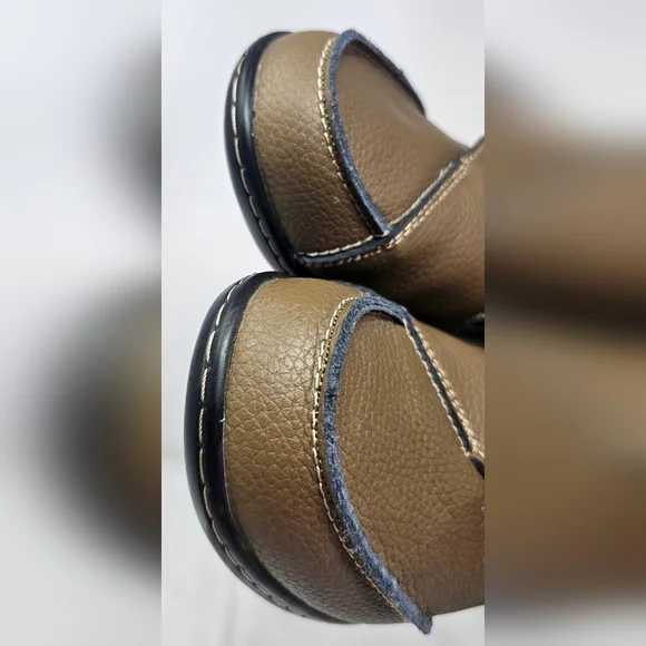 Terrikat Women's Classic Leather Loafers Slip-On Comfort Walking Sz 7.5 Khaki - Picture 4 of 13